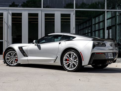 Used 2015 Chevrolet Corvette Z06 w/ 2LZ Preferred Equipment Group image 14