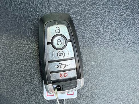 Used 2025 Ford F350 Lariat w/ Camper Package image 28