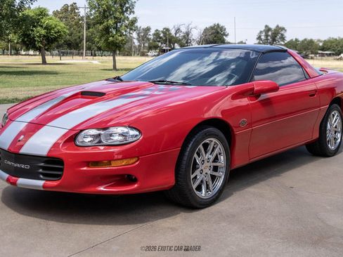 Used 2002 Chevrolet Camaro Z28 w/ SS Performance/Appearance Pkg RWD image 14