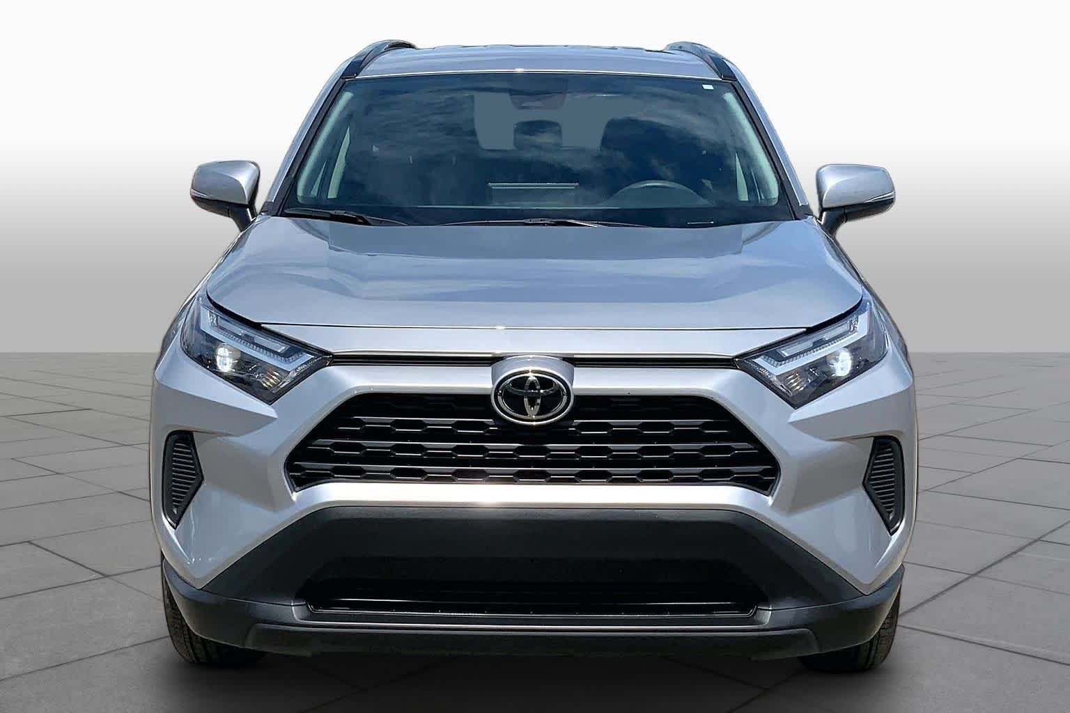 Used 2025 Toyota RAV4 XLE FWD image 4