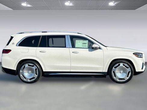 New 2026 Mercedes-Benz Maybach GLS 600 4MATIC image 7
