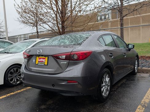 Used 2018 MAZDA MAZDA3 Sport w/ Preferred Equipment Package FWD image 4