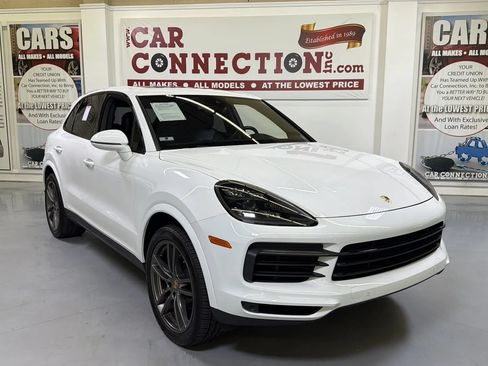 Used 2019 Porsche Cayenne AWD/4WD image 2