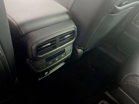 Used 2025 Honda Pilot TrailSport image 21