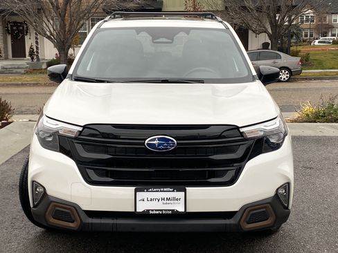 Used 2025 Subaru Forester Sport image 9