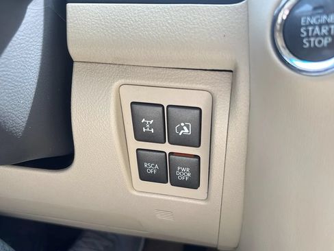 Used 2013 Lexus LX 570 4WD w/ Luxury Pkg image 15