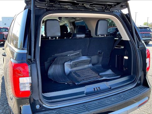 Used 2024 Ford Expedition XLT AWD/4WD image 20