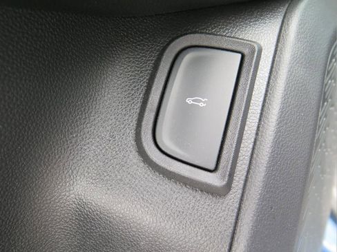 Used 2025 Chevrolet Equinox LT w/ Convenience Package II FWD image 10