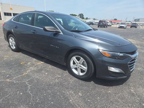 Used 2021 Chevrolet Malibu LS FWD image 2