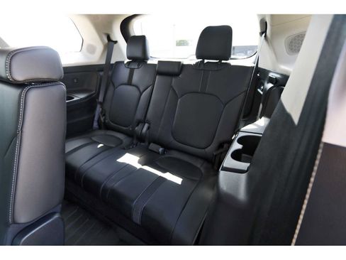 Used 2025 Honda Pilot Touring image 13