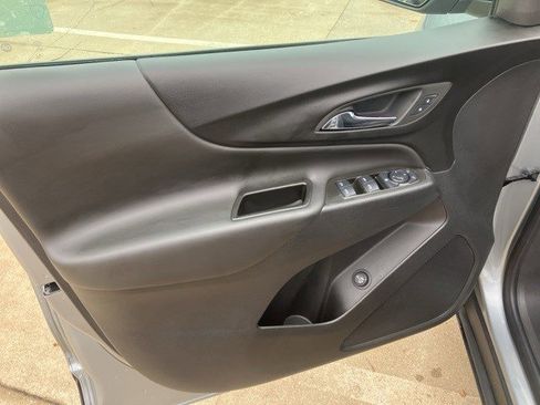 Used 2024 Chevrolet Equinox LT image 9