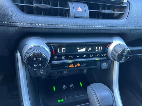 Used 2024 Toyota RAV4 XLE w/ Convenience Package FWD image 25