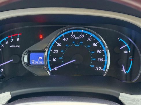 Used 2014 Toyota Sienna Limited image 19