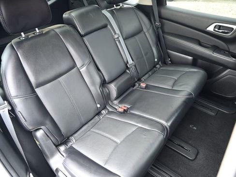 Used 2020 Nissan Pathfinder Platinum image 49