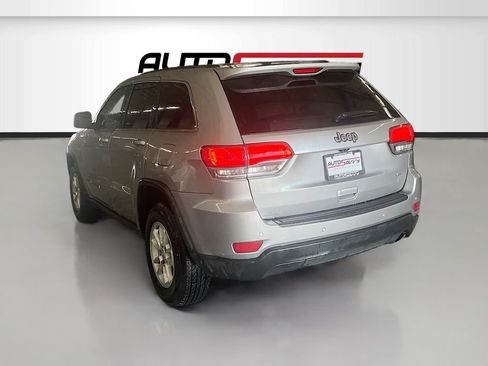Used 2019 Jeep Grand Cherokee Laredo RWD image 5