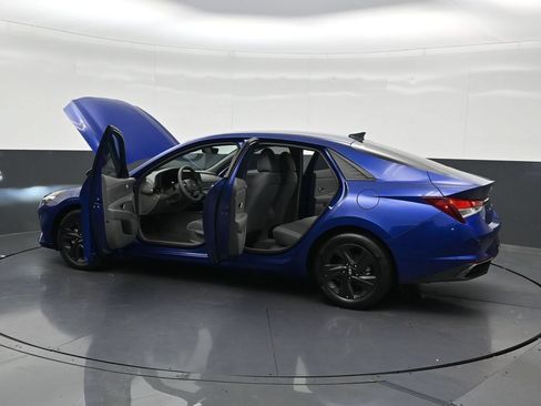 Used 2023 Hyundai Elantra SEL FWD image 40