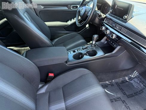 Certified 2025 Honda Civic Sport image 32