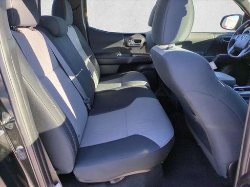 Used 2021 Toyota Tacoma TRD Off-Road image 18