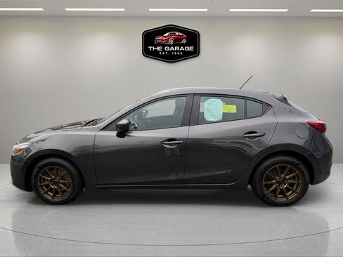 Used 2017 MAZDA MAZDA3 Sport image 6