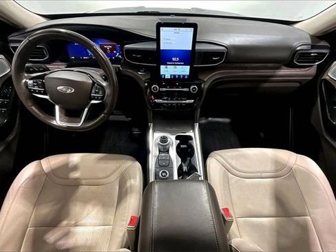 Used 2022 Ford Explorer Platinum w/ Technology Package image 7