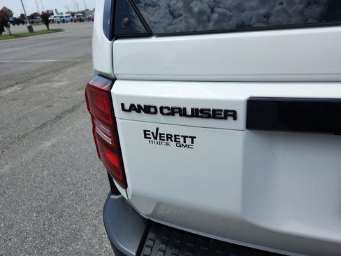 Used 2026 Toyota Land Cruiser w/ Premium Package AWD/4WD image 4