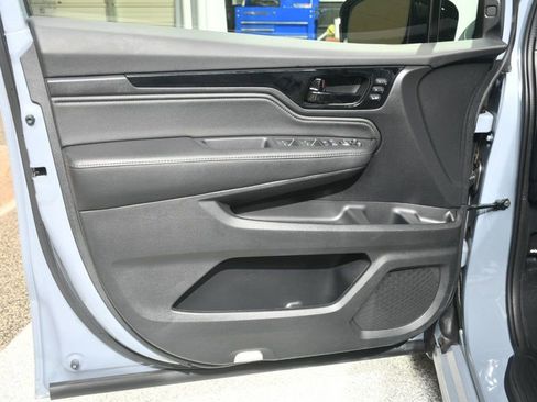 Used 2024 Honda Odyssey Elite image 24