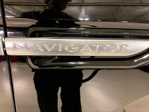 Used 2018 Lincoln Navigator Reserve w/ Technology Package image 9
