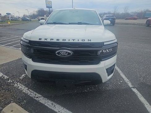 Used 2022 Ford Expedition Limited AWD/4WD image 5