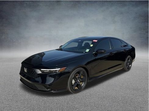 Used 2024 Honda Accord Sport image 3