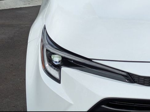 Used 2025 Toyota Corolla LE FWD image 9