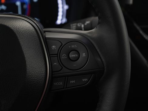 Used 2025 Toyota Corolla SE image 25