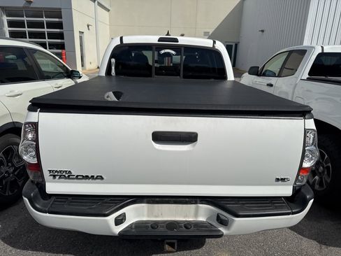 Used 2014 Toyota Tacoma 4x4 Double Cab w/ TRD Sport Package image 11