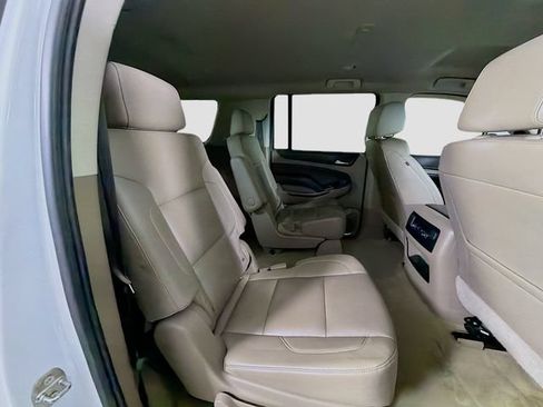 Used 2018 Chevrolet Suburban LT RWD image 29