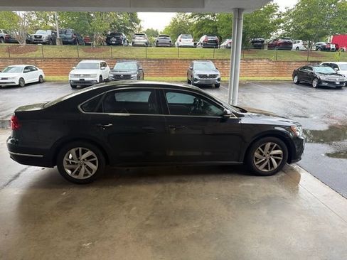 Used 2018 Volkswagen Passat 2.0T SE FWD image 5