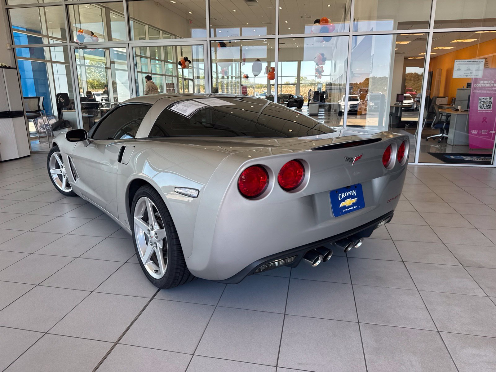 Used 2006 Chevrolet Corvette Coupe w/ Preferred Equipment Group RWD image 8