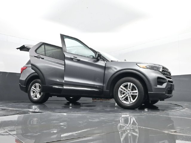 Used 2022 Ford Explorer XLT AWD/4WD image 32