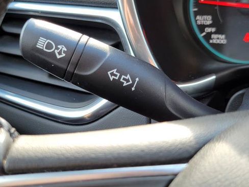 Used 2018 Chevrolet Equinox LT FWD image 15