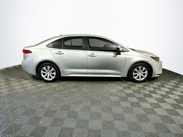 Used 2022 Toyota Corolla LE FWD image 9