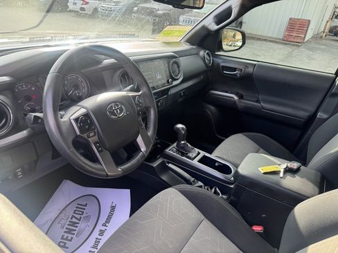 Used 2022 Toyota Tacoma TRD Off-Road image 15