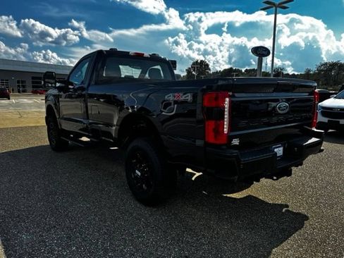 Used 2023 Ford F250 XL w/ STX Appearance Package AWD/4WD image 5