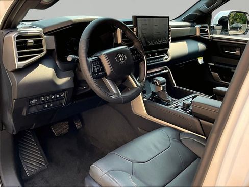 Used 2026 Toyota Tundra Limited AWD/4WD image 18