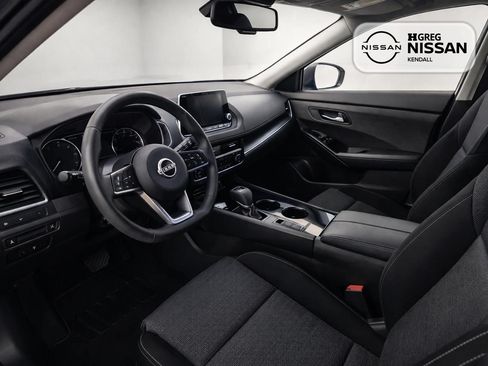 Used 2023 Nissan Rogue SV FWD image 7