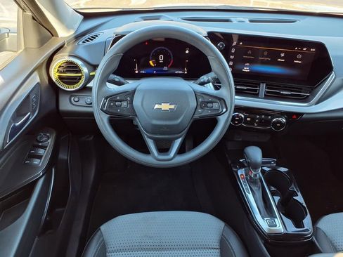 Used 2024 Chevrolet Trax LT image 13