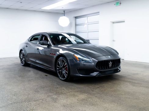 Used 2022 Maserati Quattroporte Trofeo RWD image 28