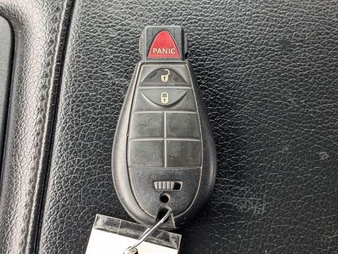 Used 2022 RAM 1500 Classic SLT image 28