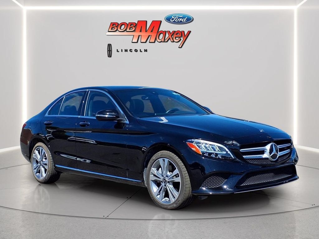 Used 2019 Mercedes-Benz C 300 4MATIC Sedan image 3