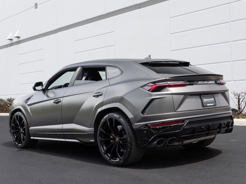 Used 2022 Lamborghini Urus image 26