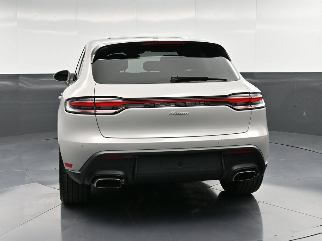 Certified 2026 Porsche Macan AWD/4WD image 7