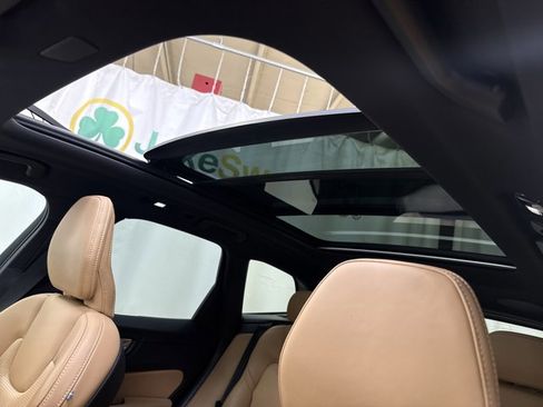 Used 2023 Volvo XC60 B5 Ultimate w/ Climate Package image 24