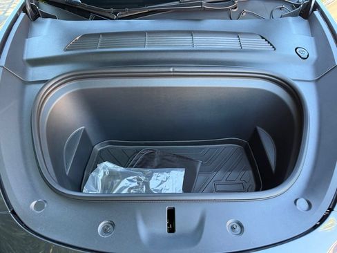 Used 2022 Tesla Model Y Long Range AWD/4WD image 16
